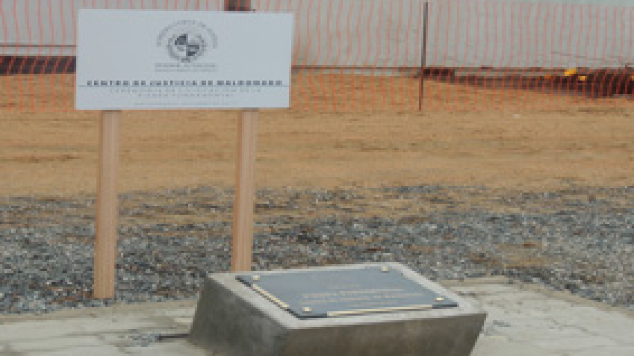 Ministros de la Suprema Corte de Justicia colocaron la piedra fundamental del Centro de Justicia de Maldonado