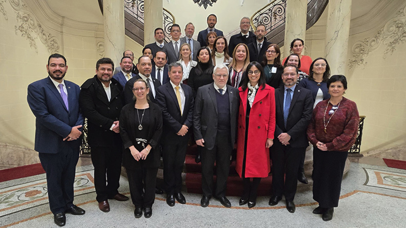 perez asociacion def latinoamerica 08