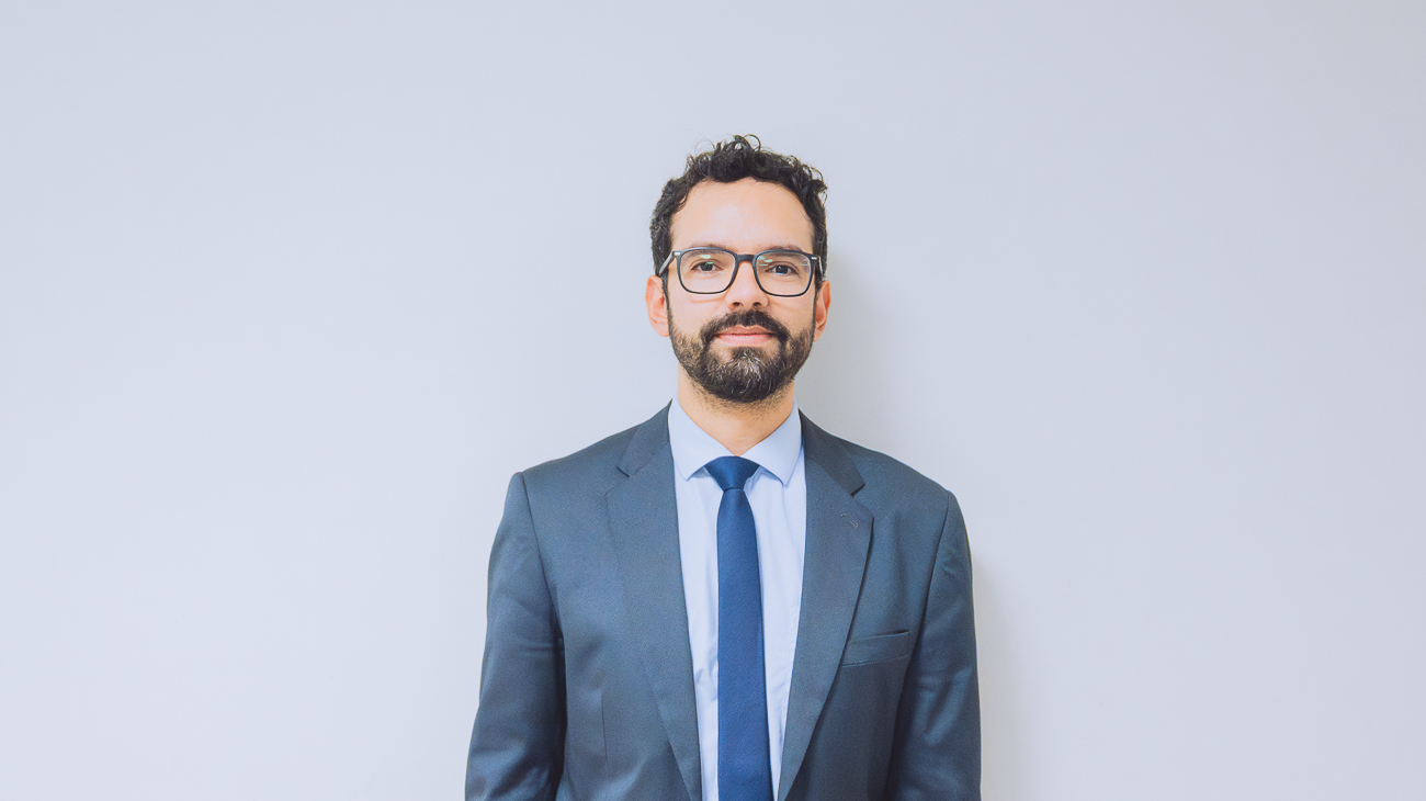 Dr. Carlos Noble