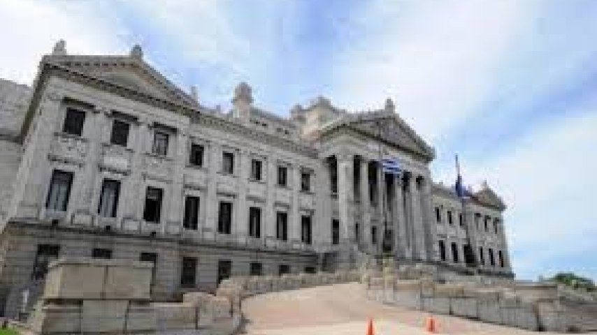 Suprema Corte de Justicia remitió nota al Parlamento refiriendo al diferendo salarial del personal judicial