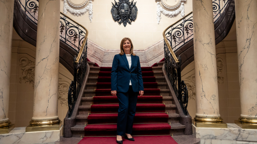 ra. María Elena Emmenengger